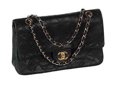 CHANEL Double Flap Bag - Vintage fashion and accessories