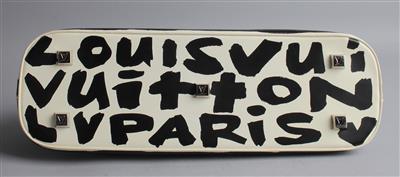 Louis Vuitton-Buchstaben Auf Einer Wand Redaktionelles Stockfoto - Bild von  haus, firma: 127106598