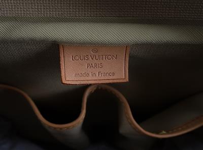 LOUIS VUITTON Deauville, - Handtaschen und Accessoires 2021/10/07 -  Realized price: EUR 1,000 - Dorotheum