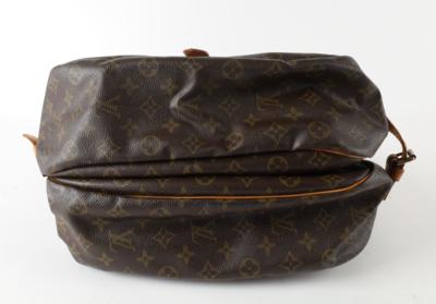 Lot - LOUIS VUITTON SAUMUR 35