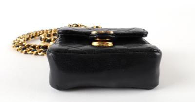 CHANEL Micro Mini Flap Bag, - Handtaschen & Accessoires 2023