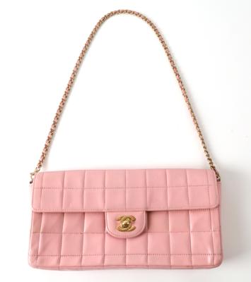 CHANEL East-West Chocolate Bar Flap Bag, - Móda a doplňky