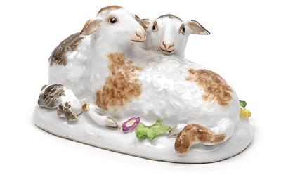 A pair of resting sheep, - Sklo, Porcelán