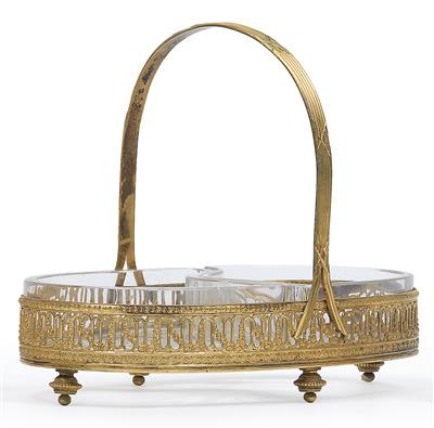 A gilt bronze basket with 2 glass liners, - Vetri e porcellane