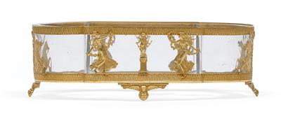 A jardinière with glass liner and gilt mount, - Sklo, Porcelán