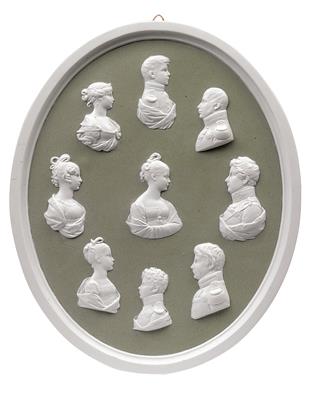 A medallion containing portraits of the royal couple Friedrich Wilhelm III., his wife Louise and their 7 Kinder, - Sklo, Porcelán