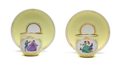 A pair of cups decorated with carnival scenes, - Vetri e porcellane
