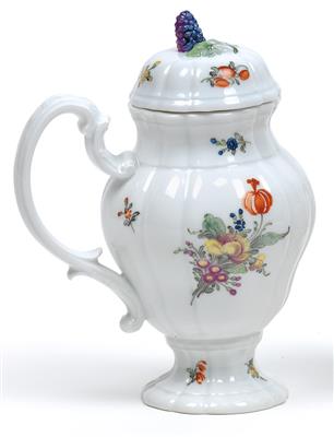 A mustard pot with lid, - Glass and porcelain