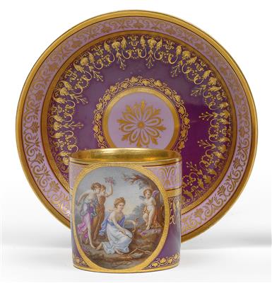 A cup decorated with a Cupid scene after Angelika Kauffmann, with saucer, - Sklo, Porcelán