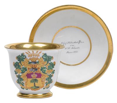 A cup bearing the coat-of-arms of the von Reichel Family, - Sklo, Porcelán