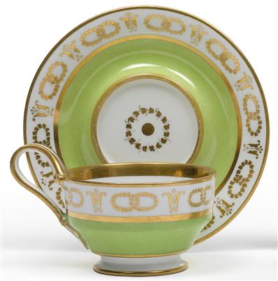 A teacup and saucer, - Glass and porcelain
