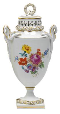 An urn-shaped vase with double serpent handle, - Sklo, Porcelán