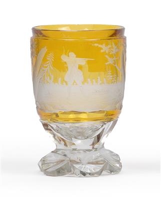 A footed cup with hunting scene, - Vetri e porcellane