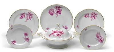 A dinner service, - Sklo, Porcelán