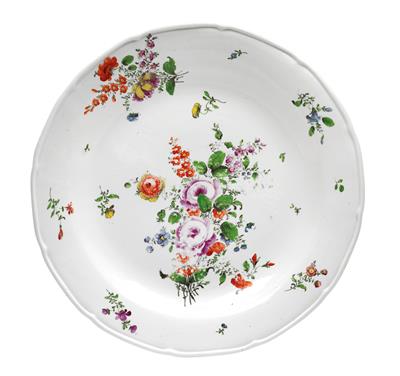 A Baroque platter with flowers, - Sklo, Porcelán