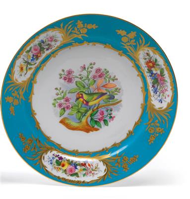 A French plate painted with flowers and birds, - Sklo, Porcelán