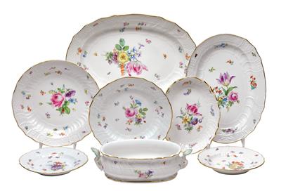 A „Neubrandenstein“ dinner service, - Sklo, Porcelán