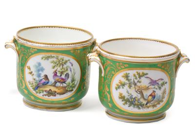 A pair of cachepots, - Glass and porcelain