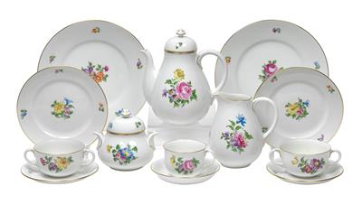 A dinner- and coffee service [elements of], - Sklo, Porcelán