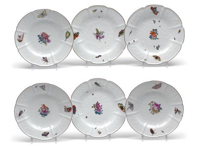 Six plates decorated with insects and butterflies, - Vetri e porcellane