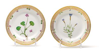 Flora Danica – Two dessert plates, - Sklo, Porcelán