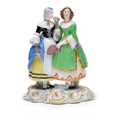 A group of two Biedermeier ladies holding a fan and a flower, - Sklo, Porcelán