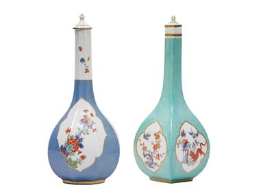 Two angular vases with lid, - Glass and porcelain