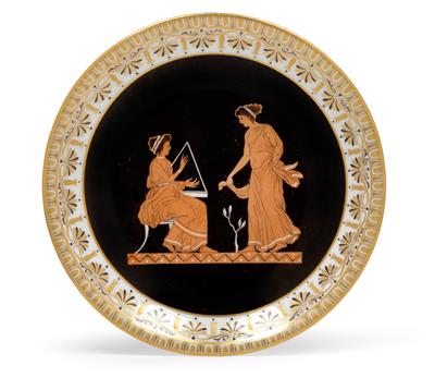 A small plate decorated with an "Etruscan Scene", - Vetri e porcellane