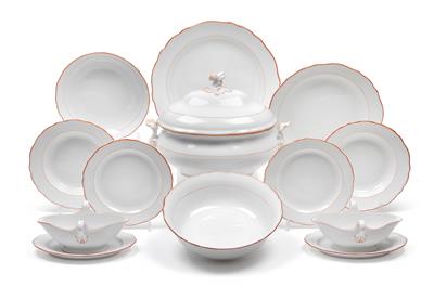 A dinner service [elements of], - Glass and porcelain