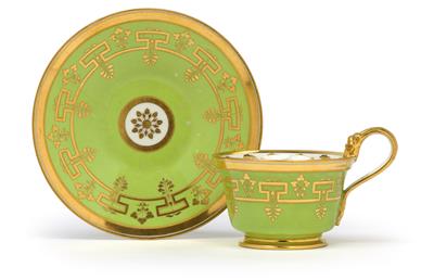 An elegant tea cup with saucer, - Sklo, Porcelán