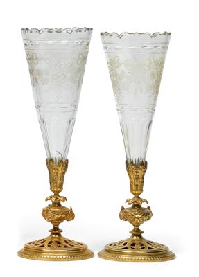 Glaspokale mit vergoldeten Montierungen, - Glas und Porzellan