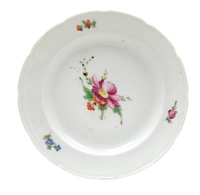 A Russian floral plate, - Glass and porcelain