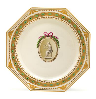 A plate decorated with a figure in the manner of antiquity, - Sklo, Porcelán