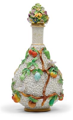 A bottle and stopper with sculpted flowers and fruit, - Sklo, Porcelán