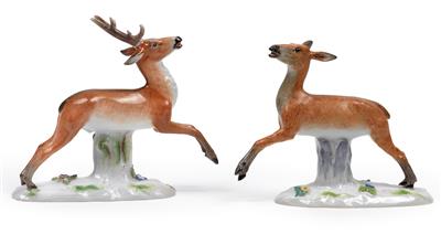 A figure of a fleeing stag and red deer, - Vetri e porcellane