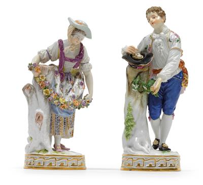 A gardener couple, - Glass and porcelain