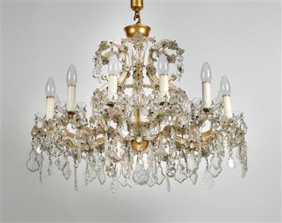A glass chandelier of crown-shape, and 5 wall sconces, - Glass and porcelain