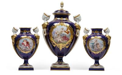 Große Deckelvase und Paar Vasen als Tischlampen, - Glas und Porzellan