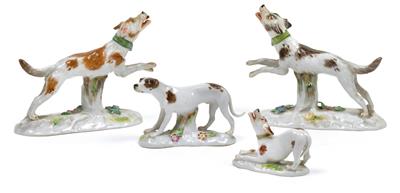 A figural group of four hounds, - Vetri e porcellane