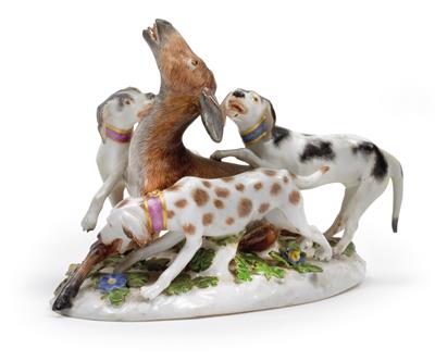 A figural group of three hounds and a stag at bay, - Sklo, Porcelán