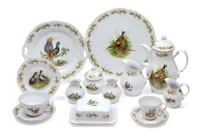 A coffee service decorated with diverse game birds, - Vetri e porcellane