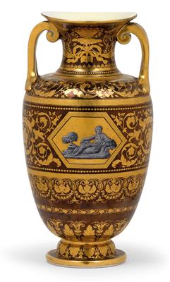 A neoclassical vase, - Glass and porcelain