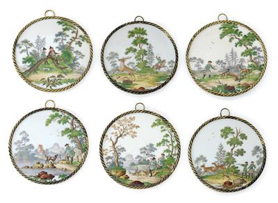 Six porcelain medallions decorated with hunting scenes, - Vetri e porcellane