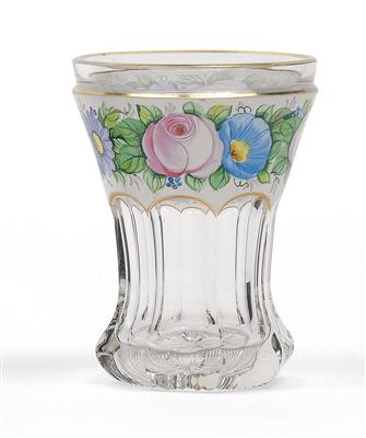 A socle cup with floral frieze, - Vetri e porcellane