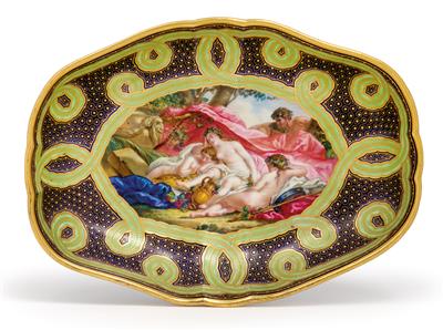 A bowl, - Vetri e porcellane