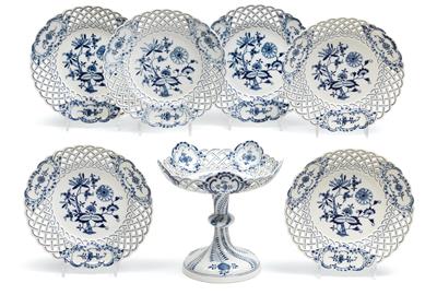 Blue onion pattern dessert service elements, - Glass and porcelain