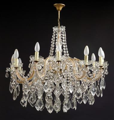 A glass chandelier, - Vetri e porcellane