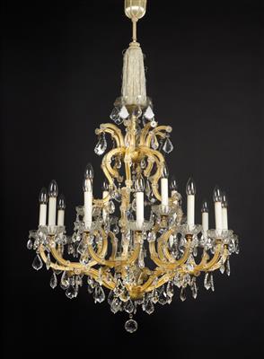 A glass chandelier in “Maria Theresa” style, - Glass and porcelain