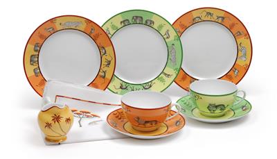 Hermes-Teeservice-Teile und 2 Tischdecken mit 2 Servietten, - Glas und Porzellan