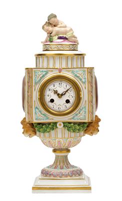A Neo-Classical vase clock decorated with a portrait of “Maria Theresa” and “Marie Antoinette”, - Sklo, Porcelán